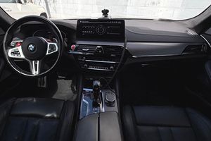 BMW M5 2022 con Paquete de Competición, Gasolina, Bajo Kilometraje - Product Image 3