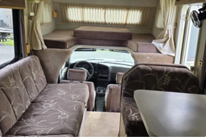 LISTO PARA CONDUCIR - USADO, VOLANTE A LA IZQUIERDA |   CONDUCCIÓN DERECHA |   Autocaravana Toyota Winnebago Micro Mini Warrior de 1991 - Product Image 4