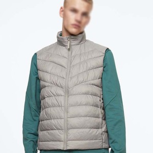 Dernier design, veste d'hiver matelassée pour homme en toile imperméable de couleur grise, col montant respirant - Product Image 4