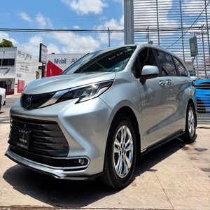 Toyota Sienna Platinum FWD 2024 en Alta Demanda - Product Image 1