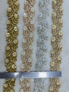 Bordado delicado hecho a medida para momentos inolvidables Ideal para diseñadores de ropa Diseñadores nupciales, bodas y fiestas - Product Image 3