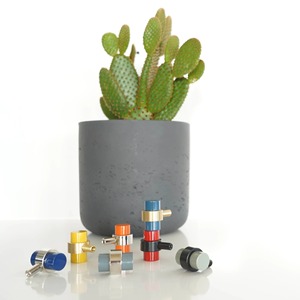 Bouton blanc et or de style antique pour armoires, tiroirs et armoires, parfait pour la décoration intérieure vintage et les meubles élégants - Product Image 5