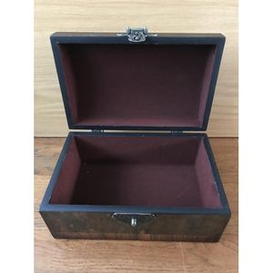 Caja decorativa STORE INDYA Caja decorativa tallada a mano de madera Venta caliente Regalos y manualidades Cajas de madera Letreros de pared hechos en la India - Product Image 5