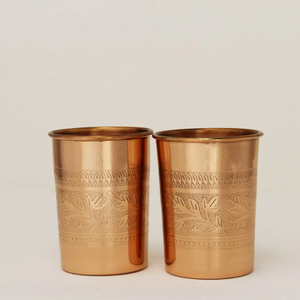 Pichet et verre de gravure en métal de cuivre de haute qualité avec logo personnalisé disponible pour un usage domestique d'hôtel de restaurant - Product Image 2
