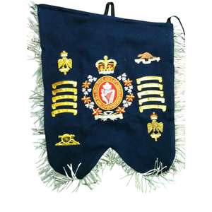Este es un pequeño banner con el escudo y el erudito genealogológico de la familia Campbell. - Product Image 2