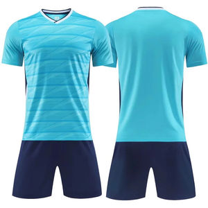 Ensemble de vêtements de football sur mesure en gros, nouveaux designs, maillots de football pour hommes, maillots de football en polyester à séchage rapide, pas cher - Product Image 2