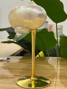 Copa de vino de concha marina única con detalles de concha adornados para uso en la mesa del hogar, decoración de bodas y opciones de caja de regalo - Product Image 3