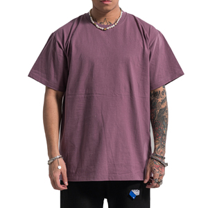 Camiseta informal de algodón 100% para hombre con estampado personalizado con logotipo 150 Gsm Diseño de manga corta unisex MOQ 2 piezas - Product Image 1