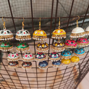 Look royal Jhumkas Léger Jhumkas Parfait pour toute occasion Collection Jhumka audacieuse et belle pour les femmes - Product Image 1