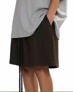 Personnalisation et vente en gros de shorts unisexes en pur coton, idéaux pour la course à pied, basketball, tenue décontractée, toute saison, tout sexe au choix - Product Image 4