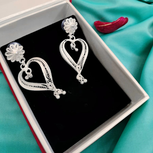 Pendientes de Plata con Filigrana de Corazones Dobles de Alta Calidad, Brillantes y Elegantes, del Mejor Proveedor Indio - Product Image 1