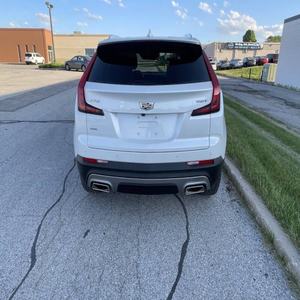 Cadillac XT4 Premium Luxury 2023 d'occasion en excellent état - Product Image 3