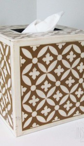 Boîte à mouchoirs en bois élégante faite à la main avec incrustation d'os support décoratif pour la maison et le bureau - Product Image 3