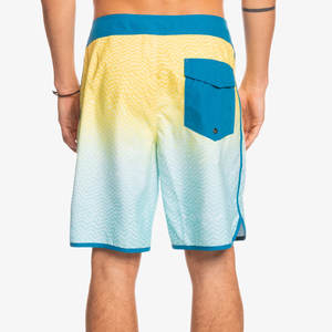 Pantalones cortos de playa cómodos para hombres con bolsillos laterales y estampados gráficos geniales para viajes Pantalones cortos de playa para hombres con material de secado rápido - Product Image 5