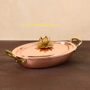 จานเสิร์ฟทรงรีทองแดงพร้อมฝาและที่จับดอกบัวสีทองเครื่องครัวหรูหราสำหรับรับประทานอาหารและการนำเสนออาหารหม้อและกระทะ - Product Image 1