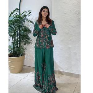 Conjunto de Kurta y Palazzo de Diseñador de Lujo, Muy Solicitado, en Chinon con Bordado de Lentejuelas para Fiestas y Bodas - Product Image 1