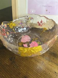 Bol décoratif en résine florale avec un design de fleur élégant Centre de table élégant pour la maison, le salon, la cuisine et la décoration de cadeaux - Product Image 2