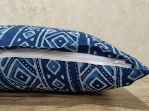 100% Coton Voile Indigo Rectangulaire Oreiller Housse de Coussin Main Bloc Imprimé sur le Devant Dos Anti-Bactéries 35x55cm pour Usage Domestique - Product Image 5