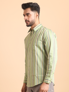 Chemise en coton à manches longues tendance avec motif à carreaux en vert Pista, un ajout confortable et à la mode à votre collection - Product Image 3