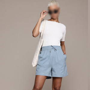 2025 Calidad Premium en diferentes diseños Transpirable Servicio OEM Fácil de usar Pantalones cortos lavables a máquina para correr para mujer - Product Image 4