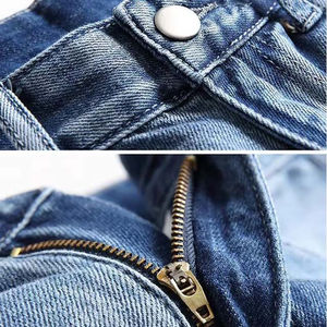 กางเกงยีนส์ขาสั้นผู้ชายทรงตรงแบบสตรีทแวร์ ดีไซน์สั่งทำพิเศษ ไซส์ใหญ่ ผ้าบางเบา ระบายอากาศ แห้งเร็ว ผ้าฝ้าย 100% ติดกระดุม แบบสั่งทำ - Product Image 3