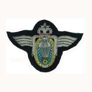 Écusson de poitrine en fil d'or thaïlandais Pilot, qualité supérieure, brodé à la main - Product Image 4