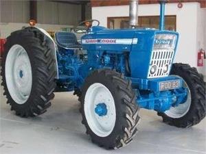 Tractor Agrícola Ford 4x4 de Buena Calidad, 110HP, Alta Productividad, Disponible para la Venta - Product Image 3