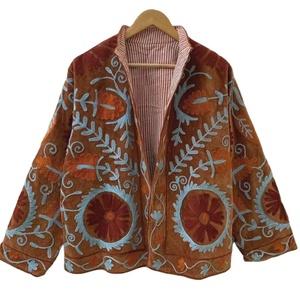 Veste courte en velours brodée Suzani marron, veste artisanale pour festival, veste ethnique vintage, cadeau pour elle, manteau bohème - Product Image 1