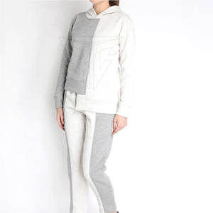 Survêtement d'hiver pour femmes de haute qualité motif solide haut de transpiration ensemble facile à porter meilleur vendeur fabriqué au Pakistan - Product Image 1