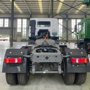 Camión Tractor con Motor Diésel de Aproximadamente 400 HP, Norma de Emisiones Euro 2, Apto para Transporte de Carga a Granel y Contenedores - Product Image 6