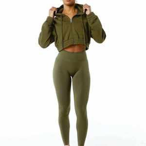 Sudadera con capucha y cremallera recortada para mujer de moda con tela suave y dobladillo acanalado Ideal para trajes casuales y de calle - Product Image 1