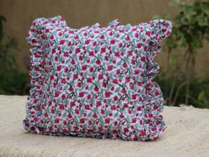 Fundas de Almohada Bohemias Hechas a Mano de Algodón, Fundas de Cojín con Estampado de Bloques Indio de Lujo, Fundas de Cojín con Volantes, Fundas de Cojín Florales Personalizables - Product Image 3