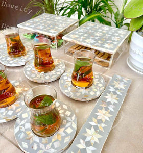 Plateau en bois poli écologique fait à la main ensemble de sous-verres Collection Six plateaux nacre poignée personnalisable plateaux de service - Product Image 1