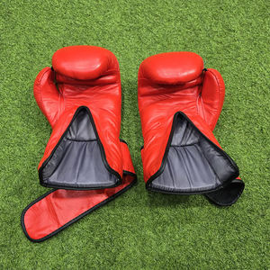 Gants de boxe professionnels en cuir, équipement d'entraînement, doublure douce et durable, design respirant, ajustement confortable pour la main, poignet réglable - Product Image 4