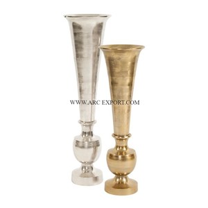Ensemble de 2 tailles différentes Trompette en aluminium Décoration de table faite à la main Couleur argent et or Vases à fleurs en laiton à bon prix - Product Image 1