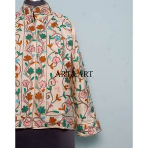 Chaqueta de Invierno de Secado Rápido, Ecológica, Acolchada de Terciopelo con Bordado Suzani 100% Algodón Hecho a Mano, con Estampado Floral y Botones - Product Image 2