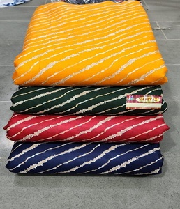 Tissu à imprimé floral de luxe pour hommes et femmes Matériau doux et lisse Idéal pour les créations de vêtements et de mode haut de gamme - Product Image 3