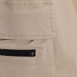 Pantalon cargo décontracté pour homme, coupe ample, écoresponsable, en coton BCI extensible, avec cordon de serrage, logo personnalisé, taille à étiquette privée - Product Image 5