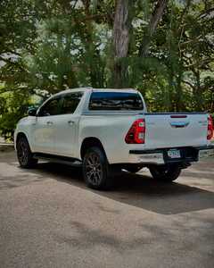 Toyota Hilux 2020 Usada con Todas las Opciones - Product Image 6