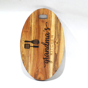 Tabla de cortar de madera de granja con mango Aspecto rústico Ideal para servir alimentos frescos y exhibición de cocina - Product Image 4