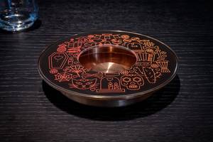 Cenicero de metal redondo sofisticado Diseño elegante para uso de cigarrillos - Product Image 3