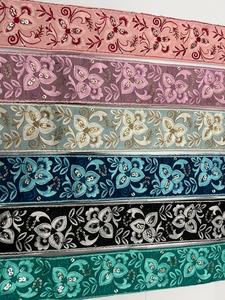 Hecho a mano 9 Mtr. Vestidos de encaje de lujo Bolsos Simple Clásico Étnico 3D Bordado floral Estilo tradicional Casual Elegante de lujo - Product Image 2