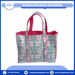 Sacs fourre-tout en coton biologique, vente en gros, sac fourre-tout matelassé en coton imprimé avec poches intérieures à vendre - Product Image 4