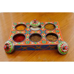 Boîte à épices en métal à imprimé multicolore reflète un style de vie de cuisine minimaliste et pratique, favorisant une préparation des repas plus rapide. - Product Image 5