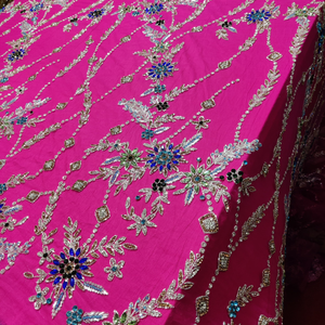 Robes de soirée en rayonne personnalisables avec tissu durable, broderie à la main, style de fête, caractéristiques respirantes - Product Image 1