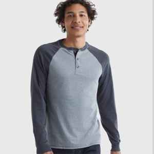 Camiseta raglán con tapeta de botones, venta al por mayor, opciones de color personalizadas, cuello redondo, ajuste atlético, tela de algodón suave - Product Image 6