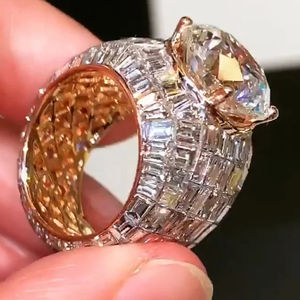 แหวนแต่งงานสำหรับผู้ชายสไตล์ฮิปฮอปประดับพลอยโรเดียมสีทอง10K ประดับเพชรสวิสทรงกลมหรูหราหรูหรา - Product Image 5