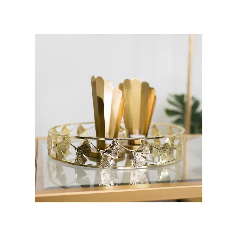Nuovo Design di fioritura di forma arrotondata in metallo di alta qualità decorato con vassoio in vetro che serve per candele