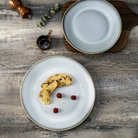 YAYU Vente en gros Four vintage personnalisé Vaisselle de cuisine fine Vaisselle d'hôtel Porcelaine Glaçure Plats de pâtes Assiette grise en céramique pour restaurant