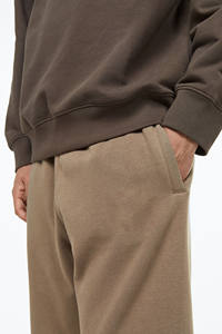 กางเกงวิ่งออกกำลังกายผู้ชาย แบรนด์ส่วนตัว น้ำหนักเบา ปักลาย เอวกลาง แห้งเร็ว เหมาะสำหรับวิ่งและเข้ายิม - Product Image 2